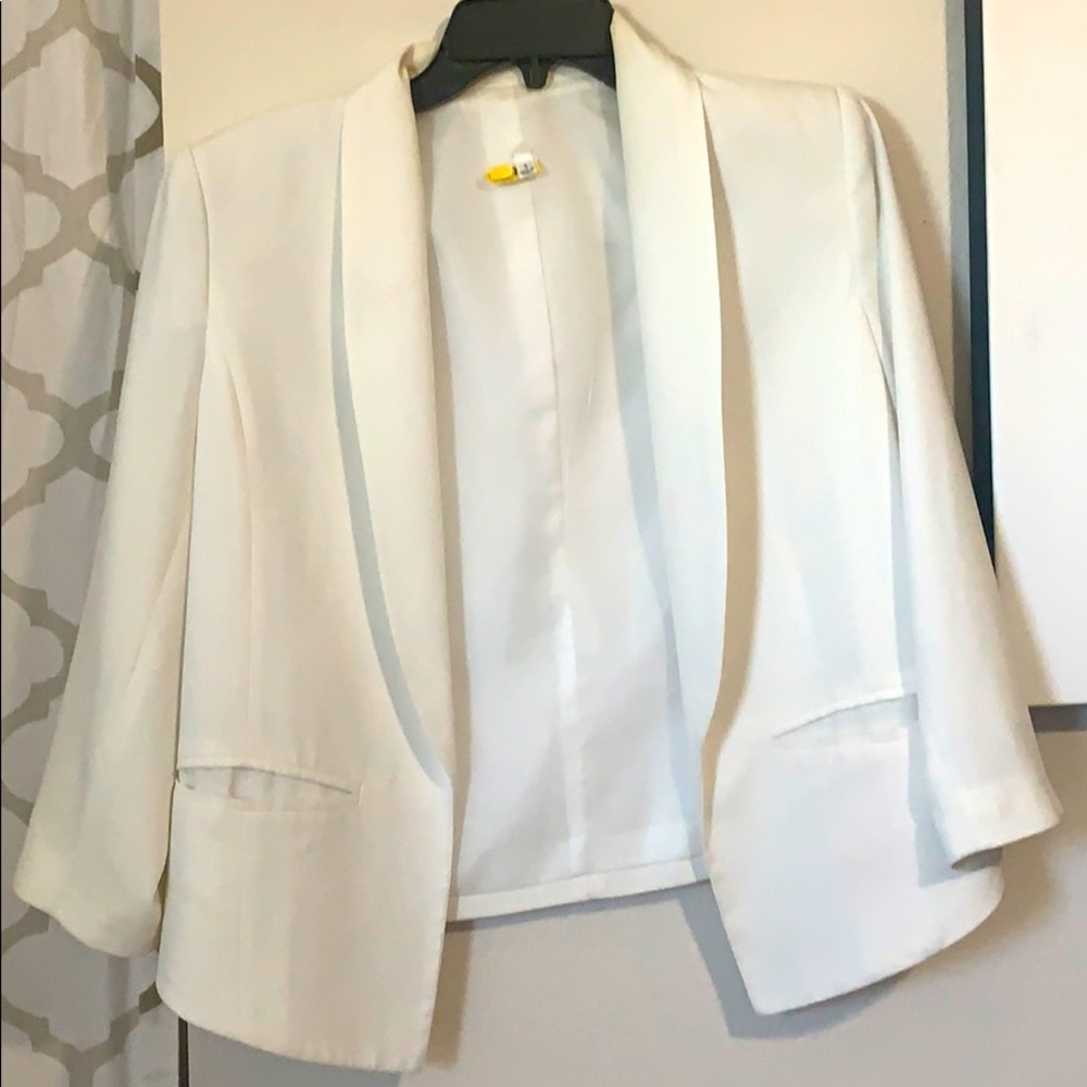 Crop White/Cream Blazer
